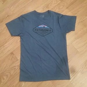 Patagonia Shirts - Patagonia Men's Fitz Roy Crest Slim T-Shirt Patagonia Shirts - Patagonia Men's Fitz Roy Crest Slim T-Shirt